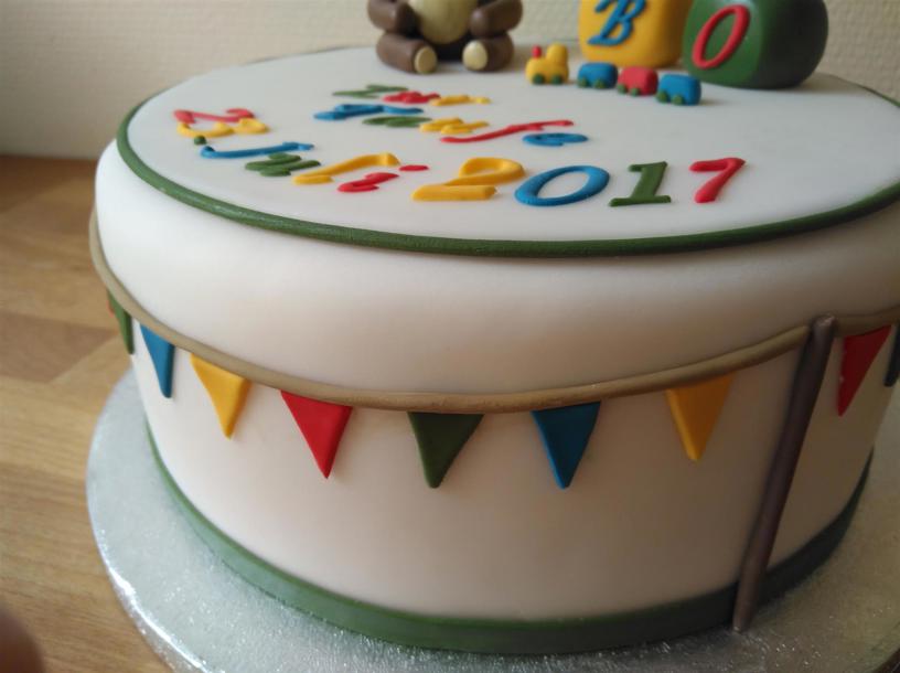 Tauftorte mit Bär für Bo - Details