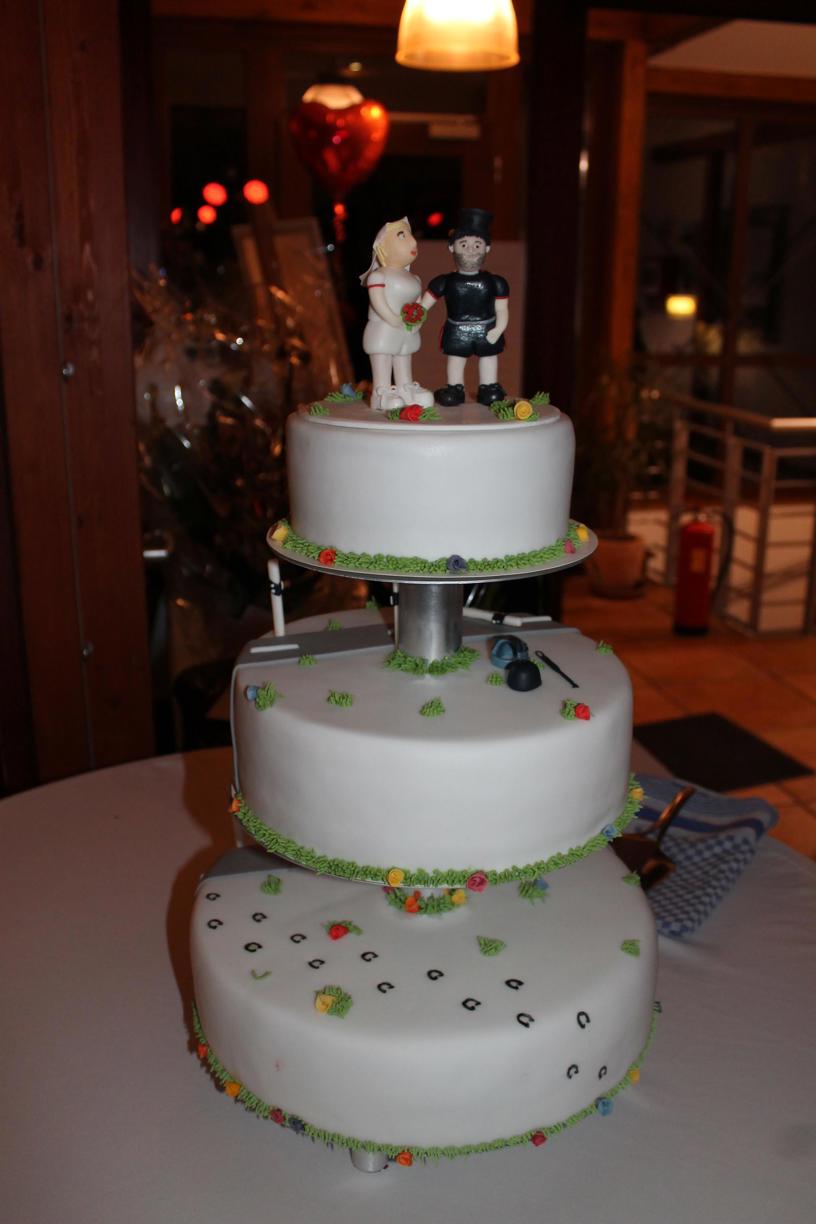 dreistöckige Hochzeitstorte