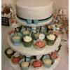 Vintage-Hochzeitstorte mit Cupcakes
